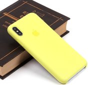 Чехол защитная крышка для IPhone X/ XS силиконовая "Silicone Case" желтый