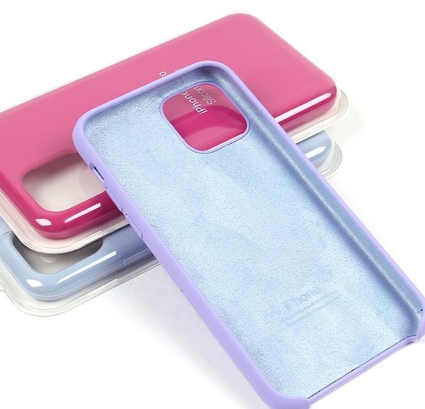 Чехол защитная крышка для IPhone 11 силиконовая "Silicone Case" черный