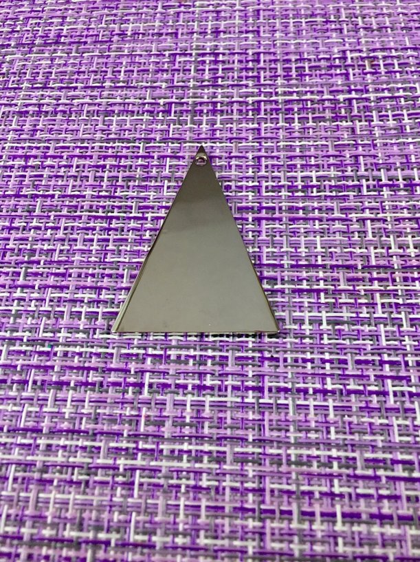 Подвеска жетон треугольник 36x50х2,0 мм серебристый 110-33-2s